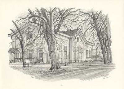 809992 Gezicht op de linkerzijgevel en de voorgevel van het voormalige N.S.-station Houten te Houten.